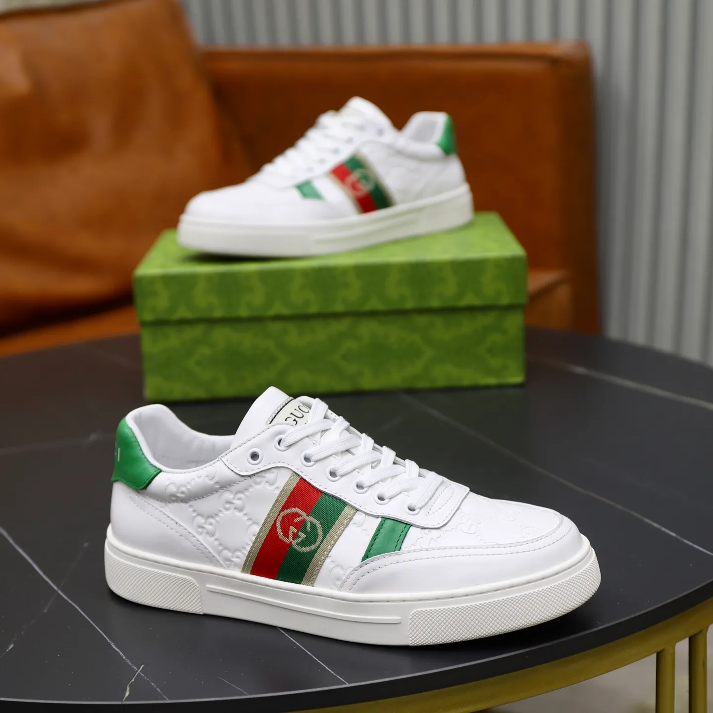 Ex-factory price: 440💰🙅‍♂️🙅‍♂️🙅‍♂️ Brand: GUCCI Standard code: 38-44 (45 customized) Grade: Same as the official website Material: Original leather splicing Comfortable and breathable sheepskin lining Original wear-resistant outsole Style category: Men's fashionable casual shoes Running sneakers Distinguished luxury brand elements Top luxury Color: actual picture color